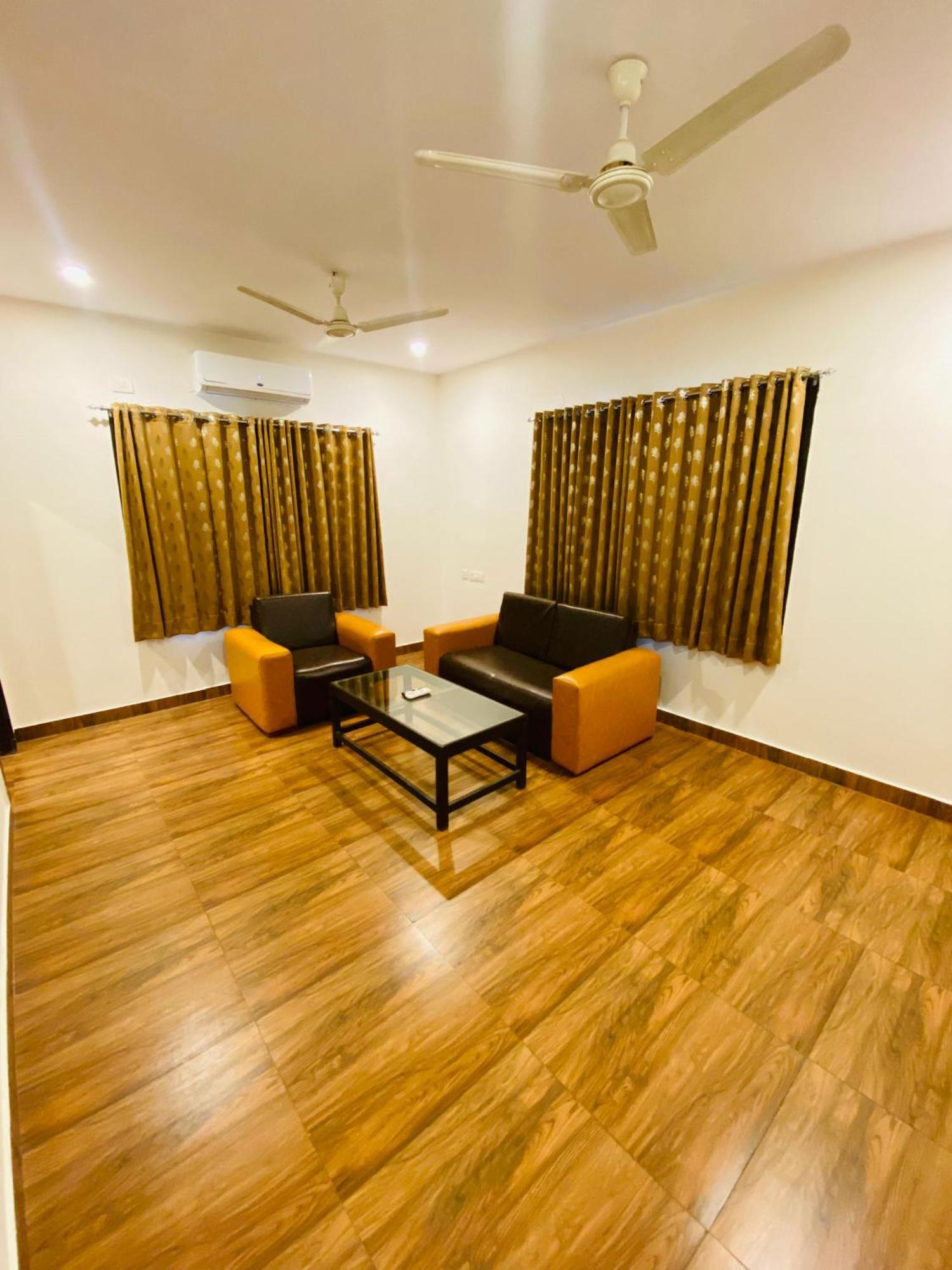 Hotel Shloka Residency Shamshabad Esterno foto