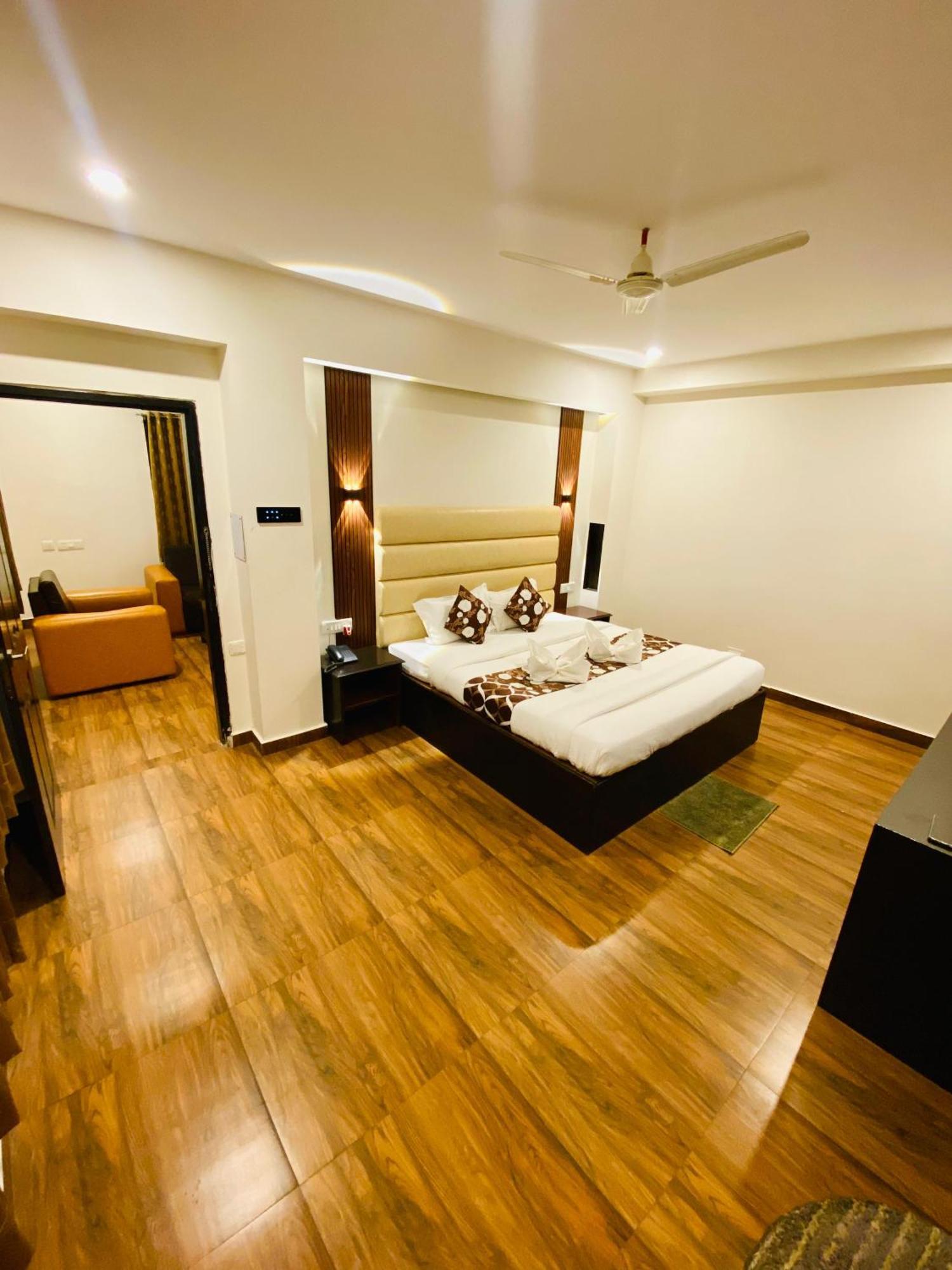Hotel Shloka Residency Shamshabad Esterno foto
